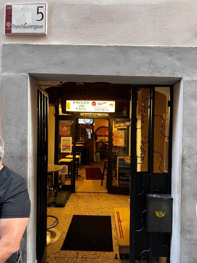 Private Room In Innerstadt Graz Exterior photo
